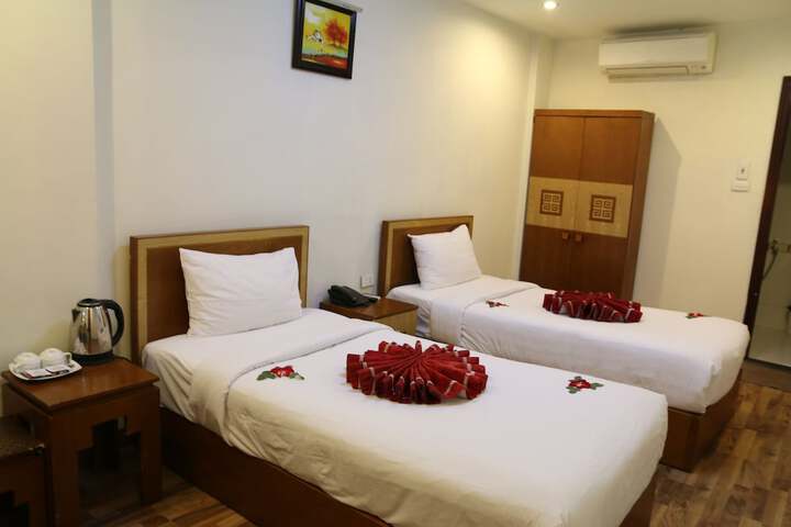 Room 12 of 35
