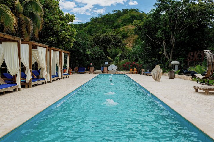 Pool 24 of 31