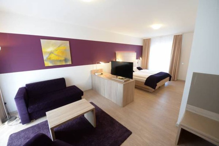 Room 47 of 107