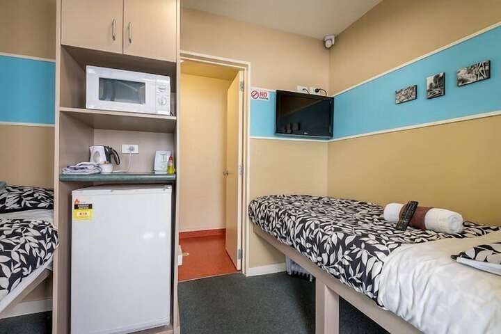 Room 37 of 74
