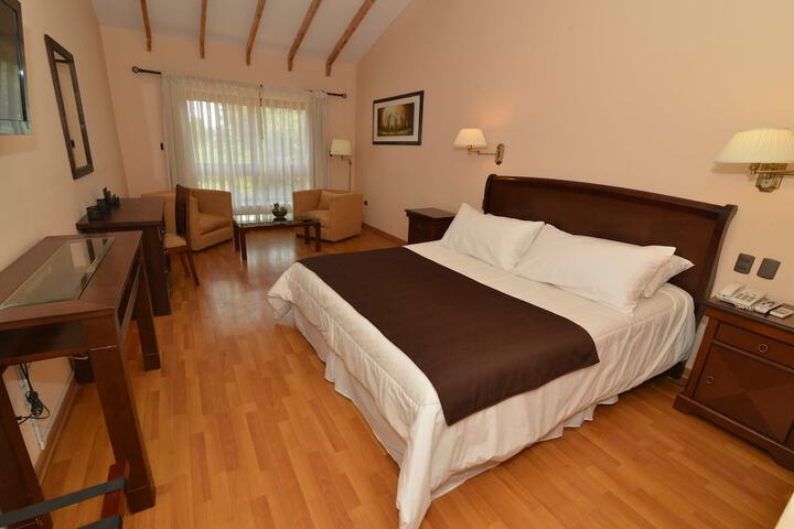 Room 9 of 35