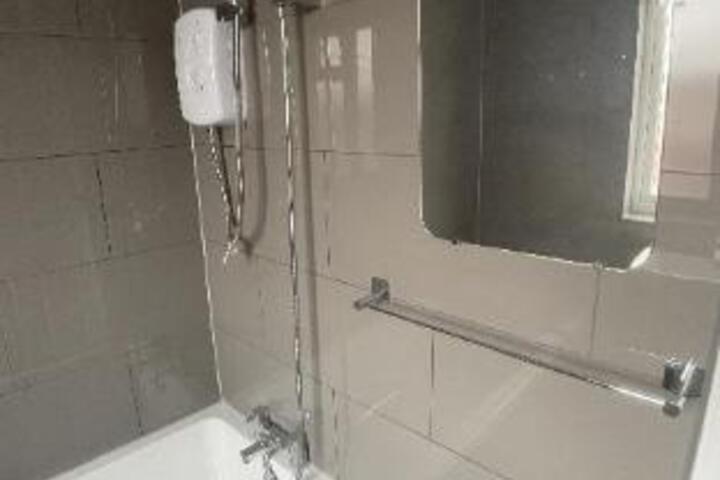 Room 2 of 33