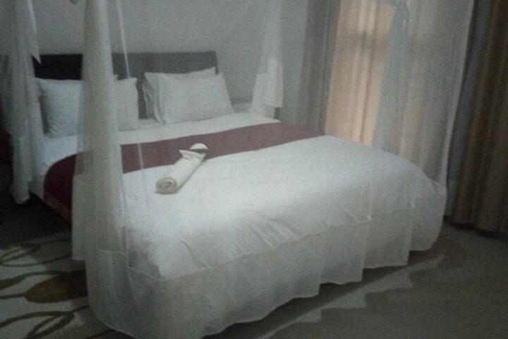Room 8 of 42