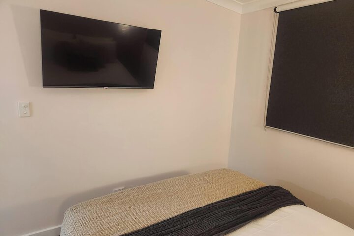 Room 12 of 73
