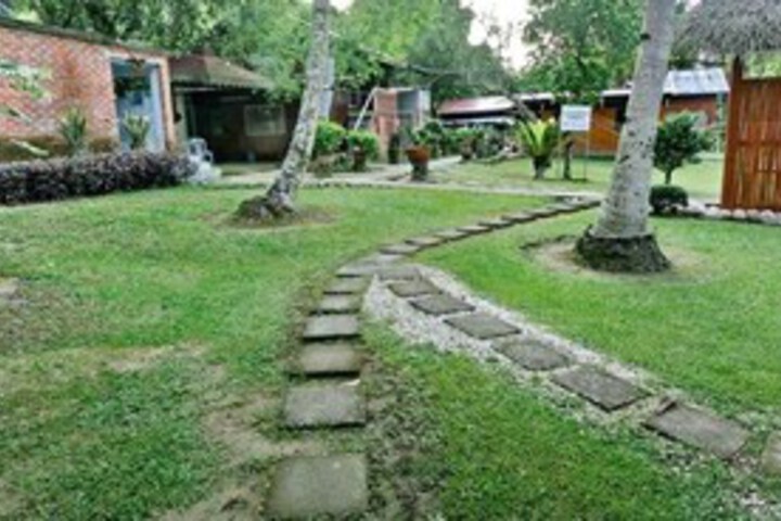 Property Grounds 10 of 19
