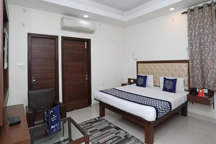 Room 3 of 7