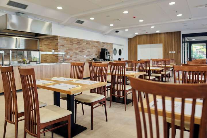 Dining 53 of 91