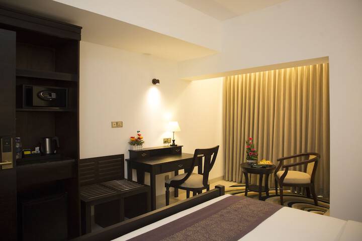 Room 4 of 37