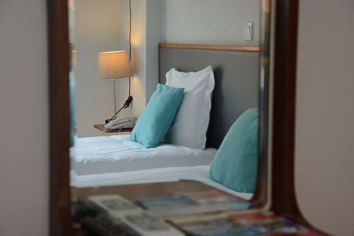 Room 28 of 37