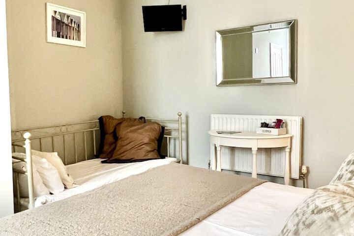 Room 19 of 74