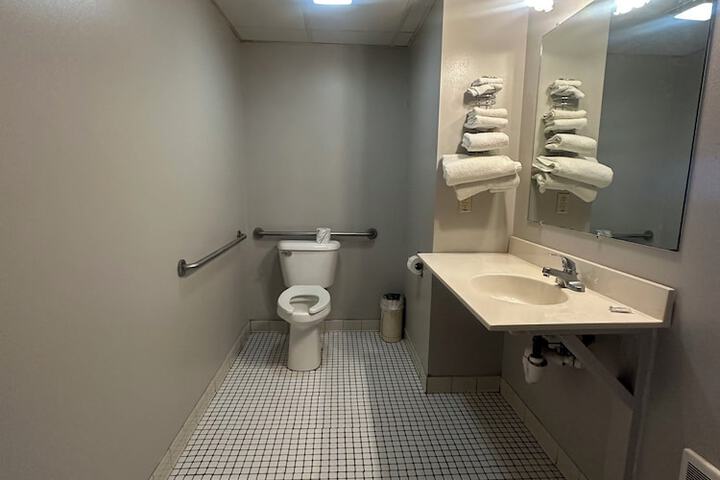 Room 9 of 13