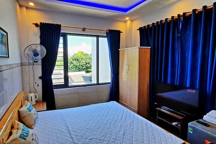 Room 12 of 73