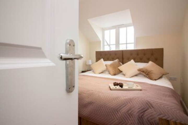 Room 10 of 34
