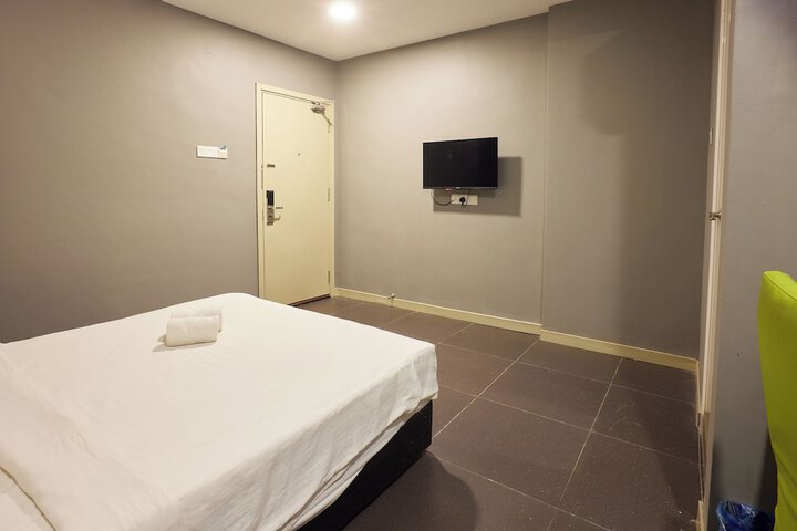 Room 50 of 87