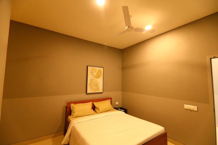 Room 18 of 97