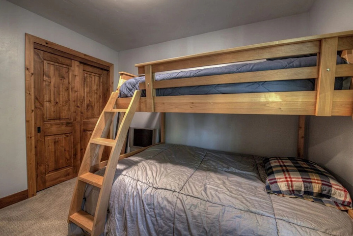 Room 2 of 19