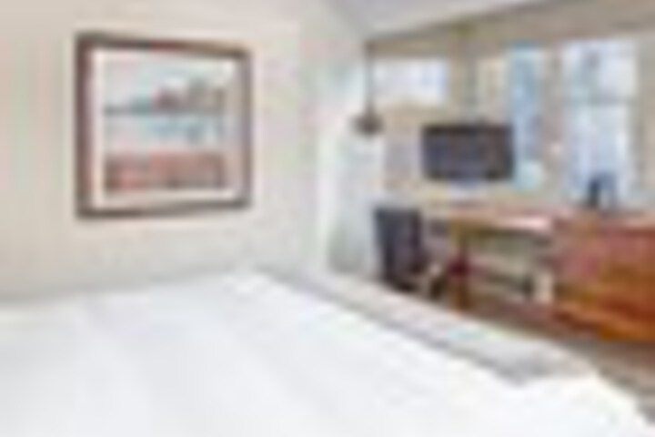 Room 65 of 279