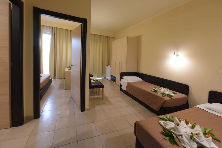 Room 2 of 55