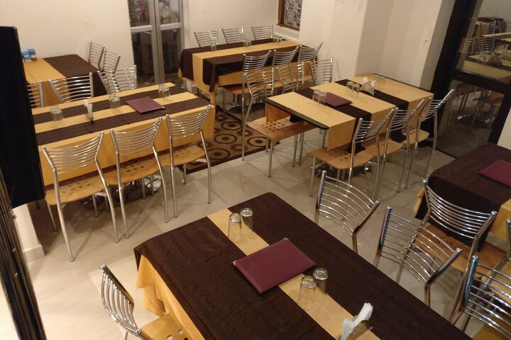 Dining 20 of 22