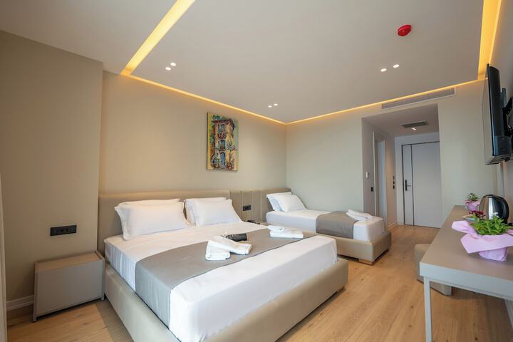 Room 45 of 76