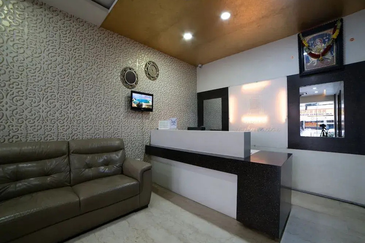 OYO 45408 Hotel Ambassador