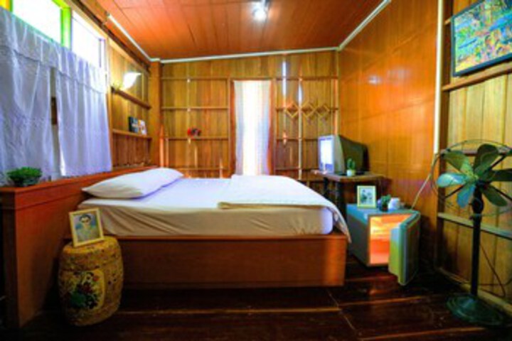 Room 100 of 110
