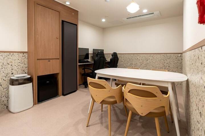 Room 47 of 76