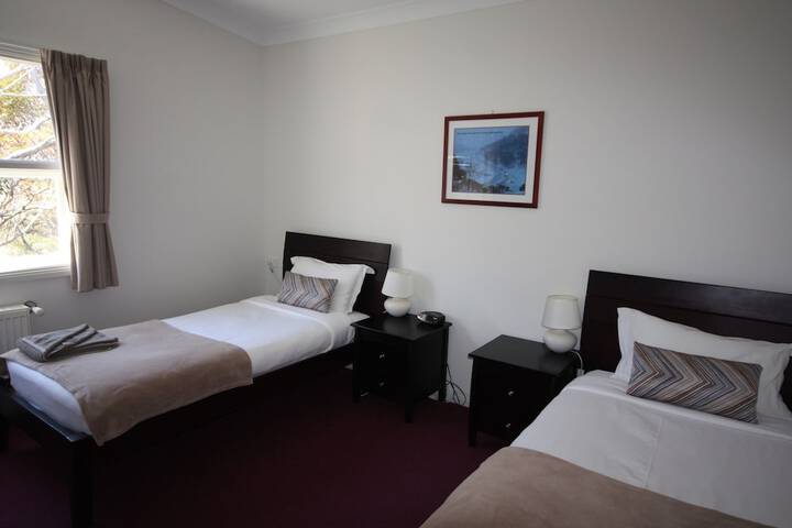 Room 10 of 43