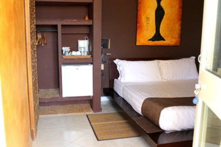 Room 148 of 191