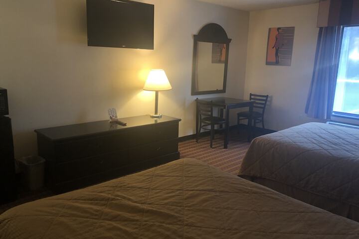 1 Queen Bed (33 of 37)