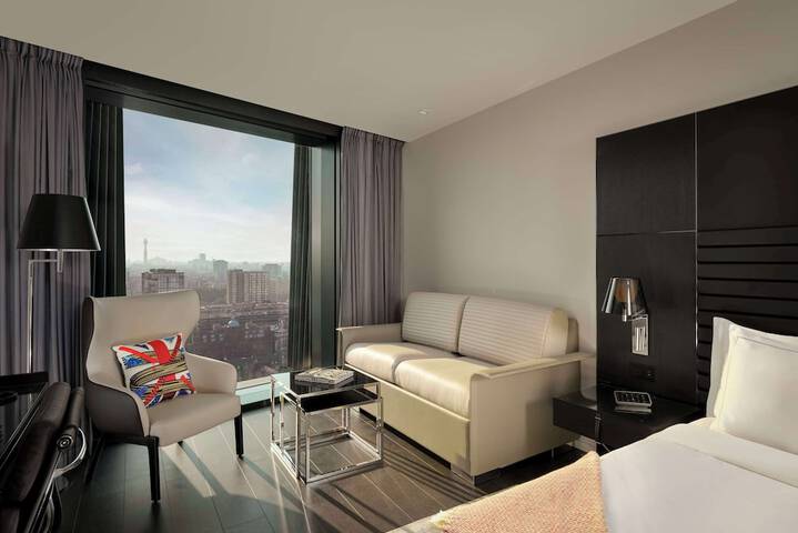 Room 30 of 225