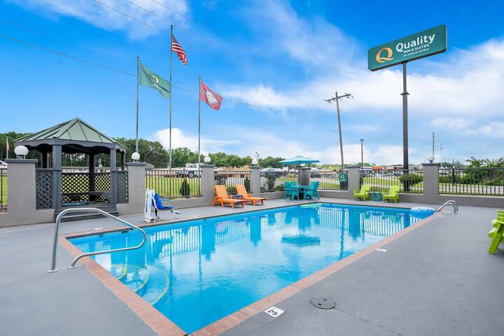 Pool 45 of 68