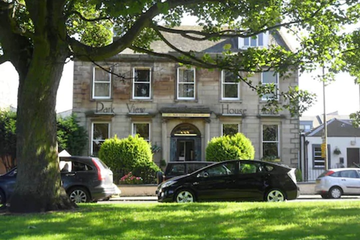 Hotel Exterior 68 of 72