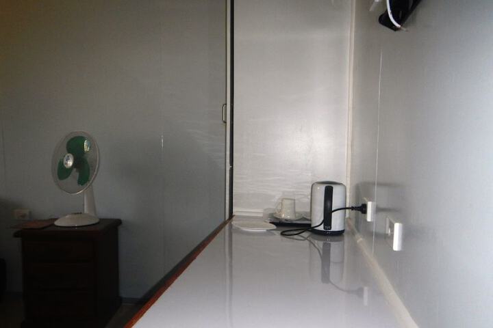 Room 27 of 80
