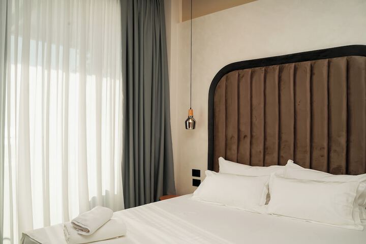 Room 44 of 177