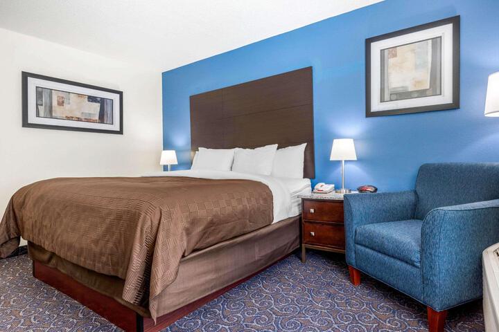 2 Double Beds (1 of 6)