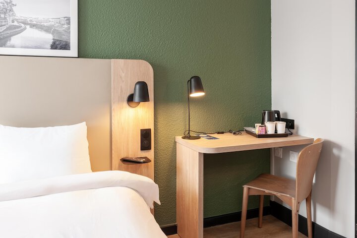 Room 3 of 29