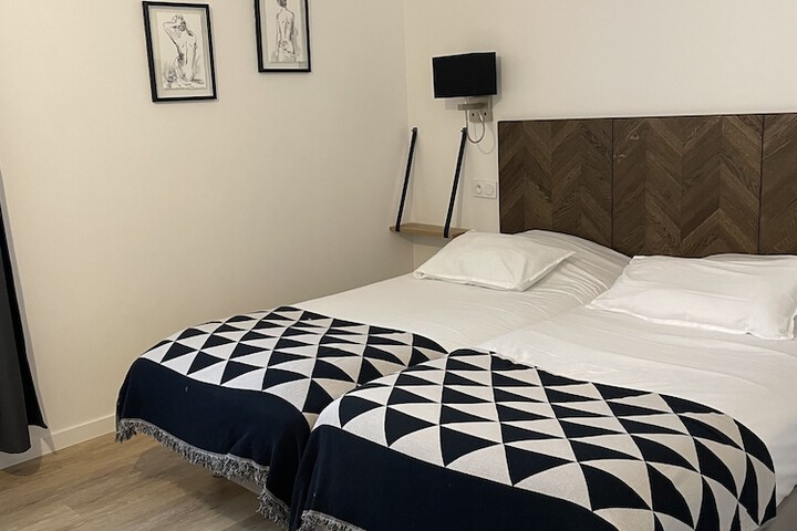 Room 12 of 83