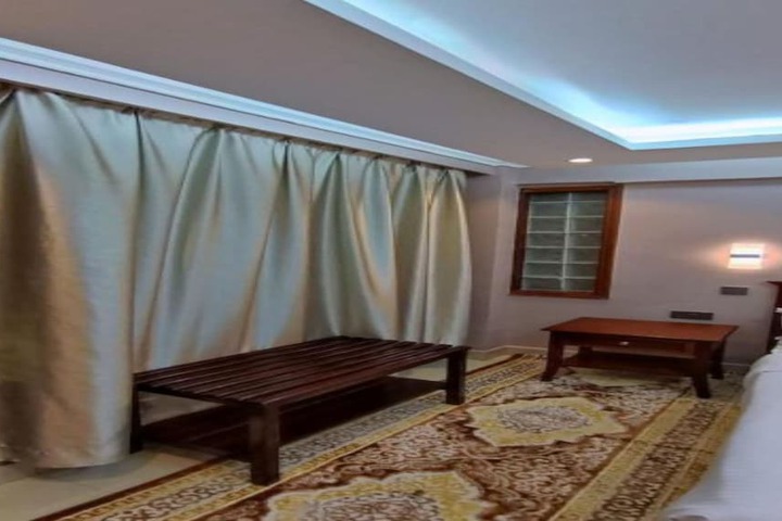 Room 3 of 32