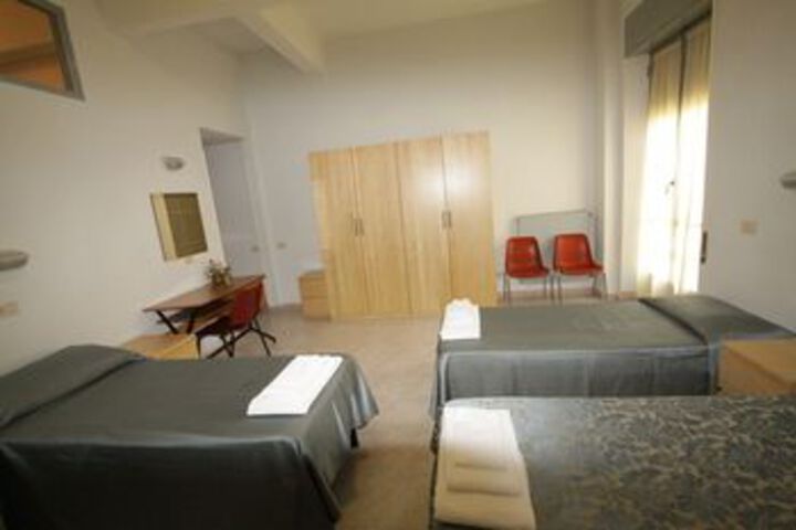 Room 15 of 40