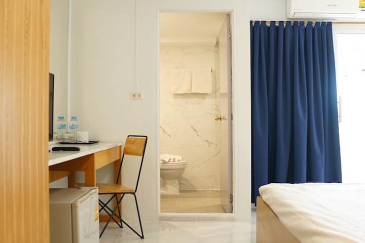 Room 18 of 60