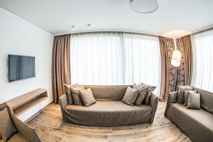 Room 44 of 115