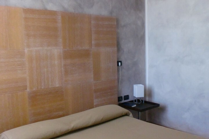 Room 18 of 83