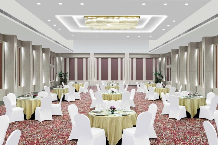 Ballroom/Hall 40 of 44