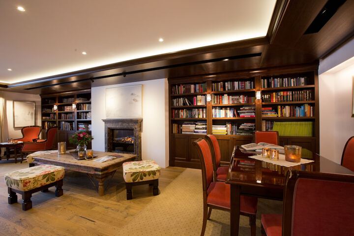 Lounge 89 of 128