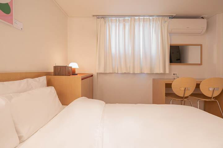 Room 58 of 100