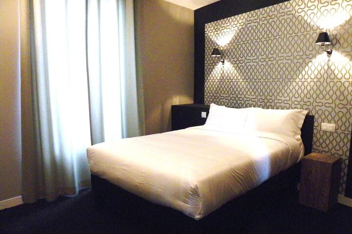 Room 18 of 44