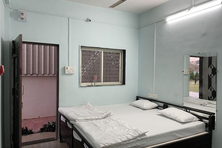 Room 4 of 19