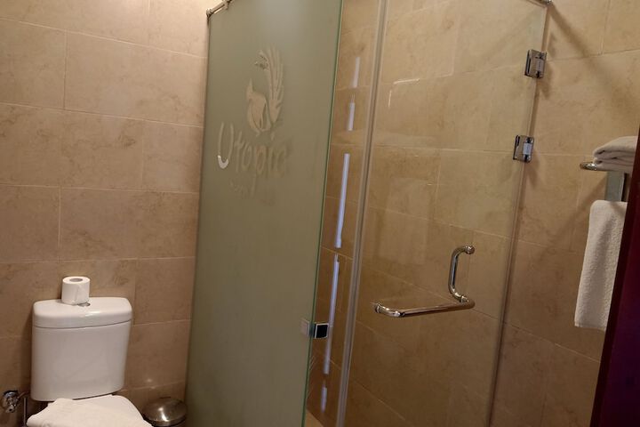 Room 33 of 110