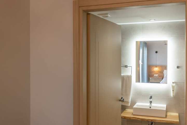 Room 36 of 114
